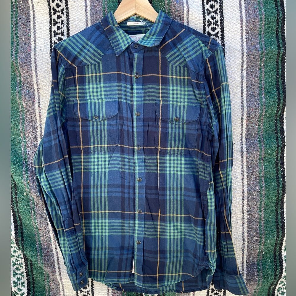 Lucky Brand western slim fit button-up. Small